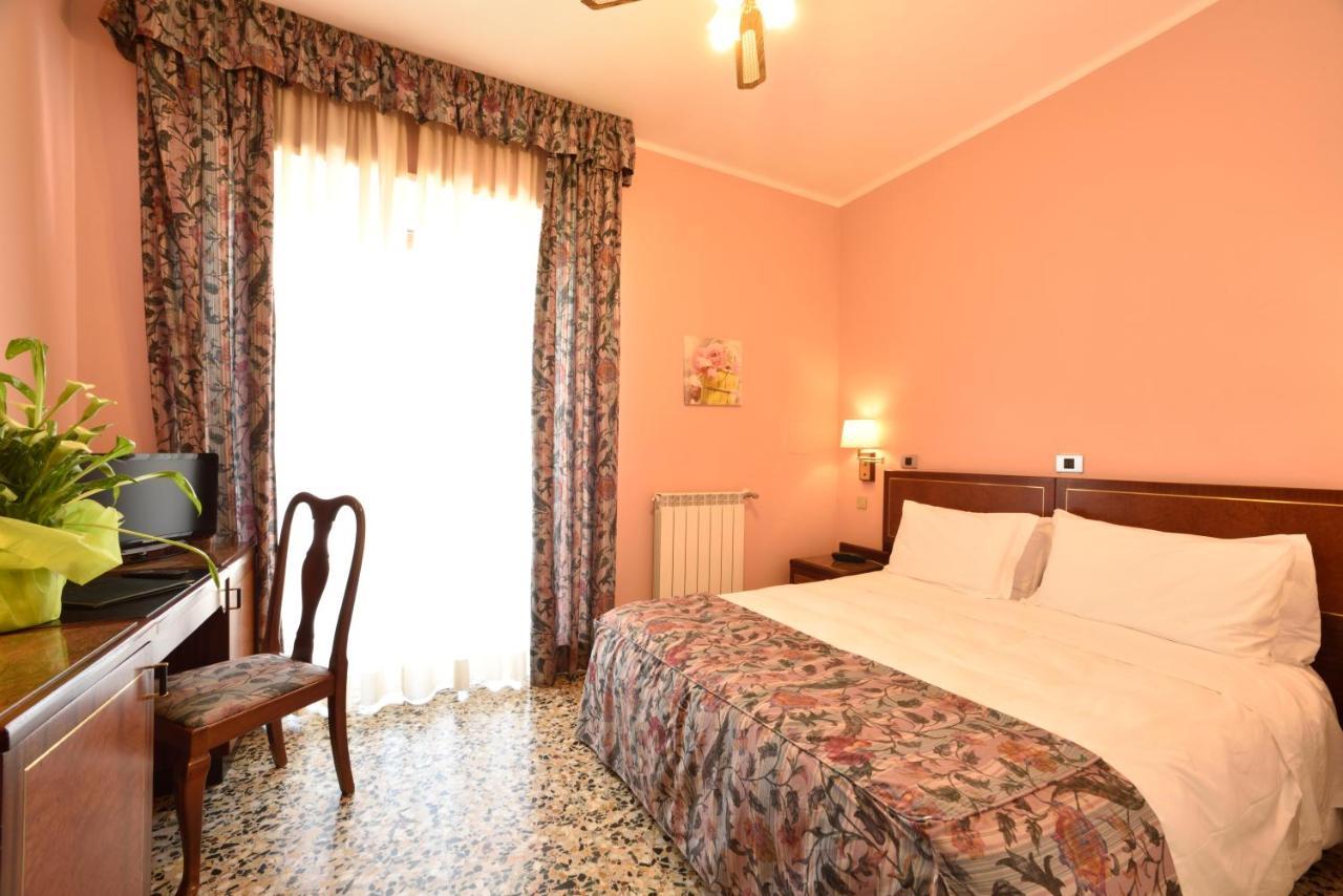 Hotel Bergamo Mare Mhotelsgroup San Bartolomeo Al Mare Zewnętrze zdjęcie
