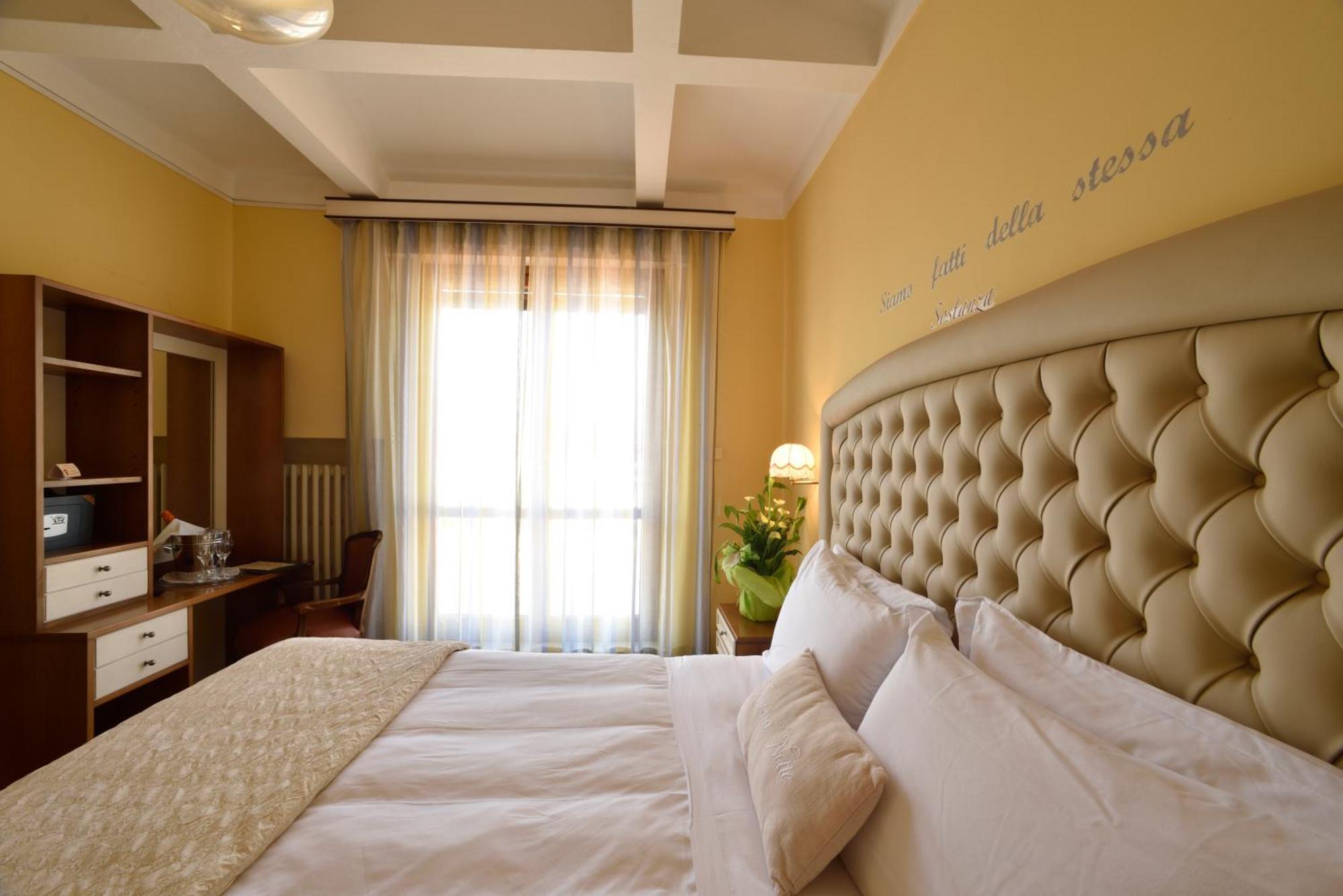 Hotel Bergamo Mare Mhotelsgroup San Bartolomeo Al Mare Zewnętrze zdjęcie