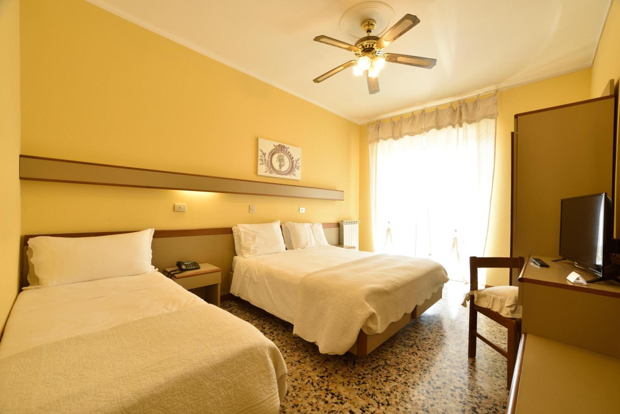 Hotel Bergamo Mare Mhotelsgroup San Bartolomeo Al Mare Zewnętrze zdjęcie